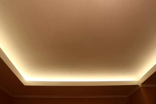 Светодиодные ленты в освещении потолка